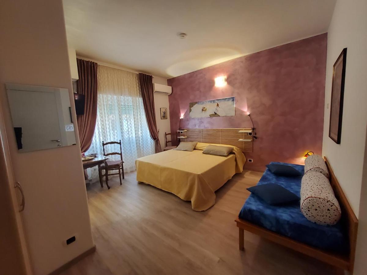 Annadia Sweet Home B&B Лидо-ди-Остия Экстерьер фото