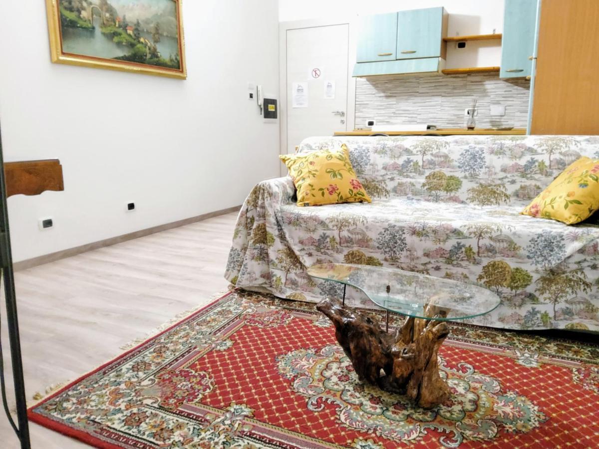 Annadia Sweet Home B&B Лидо-ди-Остия Экстерьер фото